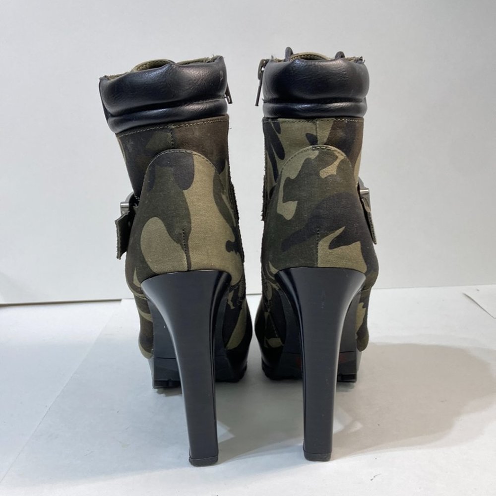 JustFab Heeled Women's Bootie Camo Green - Size 9.5 - Picture 3 of 5